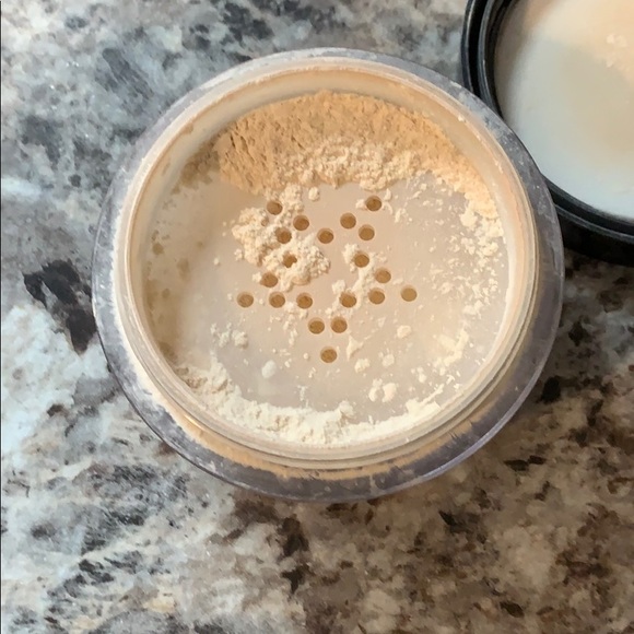 Kay Von D Translucent Setting Powder - Picture 3 of 3